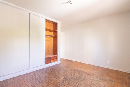 Casa à venda com 200m², 3 quartos e 2 vagasSuíte