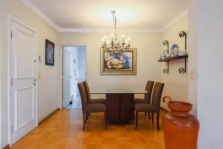 Apartamento à venda com 98m², 2 quartos e 2 vagas Apartamento à venda com 98m², 2 quartos e 2 vagasSala