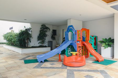 Apartamento à venda com 98m², 2 quartos e 2 vagas Apartamento à venda com 98m², 2 quartos e 2 vagasÁrea comum - Playground
