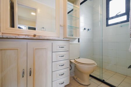 Apartamento à venda com 98m², 2 quartos e 2 vagas Apartamento à venda com 98m², 2 quartos e 2 vagasBanheiro da Suíte 2