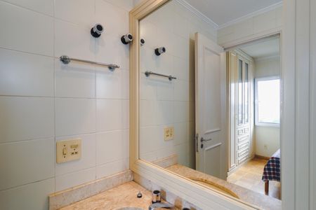 Apartamento à venda com 98m², 2 quartos e 2 vagas Apartamento à venda com 98m², 2 quartos e 2 vagasBanheiro da Suíte 2