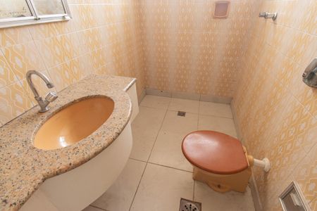 Casa à venda com 200m², 3 quartos e 2 vagasBanheiro da Suíte