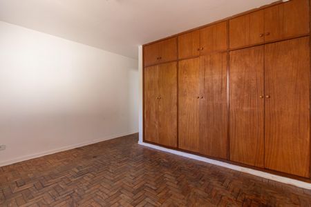 Casa à venda com 200m², 3 quartos e 2 vagasSuíte