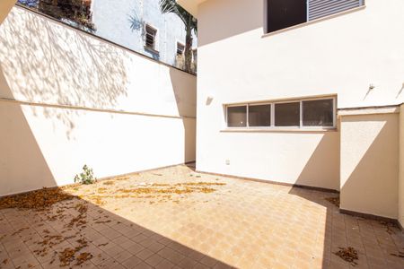 Casa à venda com 200m², 3 quartos e 2 vagasQuintal