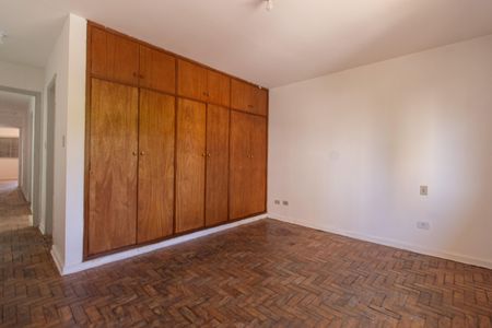 Casa à venda com 200m², 3 quartos e 2 vagasSuíte