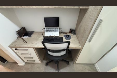 Apartamento à venda com 97m², 2 quartos e 3 vagasEscritório