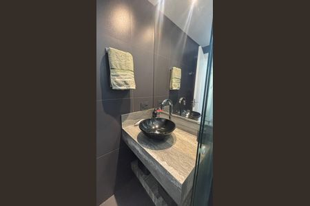 Apartamento à venda com 97m², 2 quartos e 3 vagasBanheiro Social