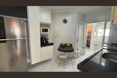 Apartamento à venda com 97m², 2 quartos e 3 vagasCozinha