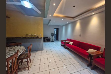 Casa à venda com 137m², 4 quartos e 2 vagas Casa à venda com 137m², 4 quartos e 2 vagasSala