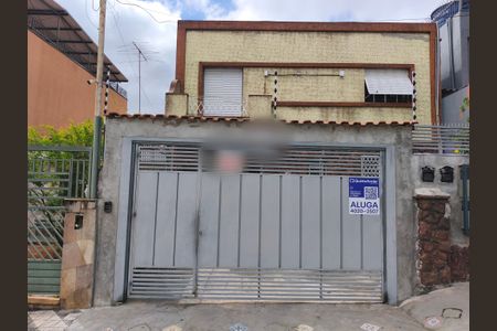 Casa para alugar com 80m², 2 quartos e 1 vagaFachada + Plaquinha