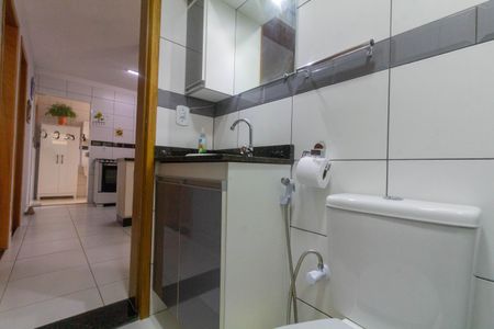 Apartamento à venda com 56m², 2 quartos e 1 vaga Apartamento à venda com 56m², 2 quartos e 1 vagaBanheiro
