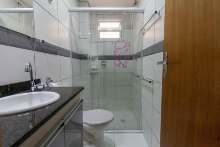Apartamento à venda com 56m², 2 quartos e 1 vaga Apartamento à venda com 56m², 2 quartos e 1 vagaBanheiro