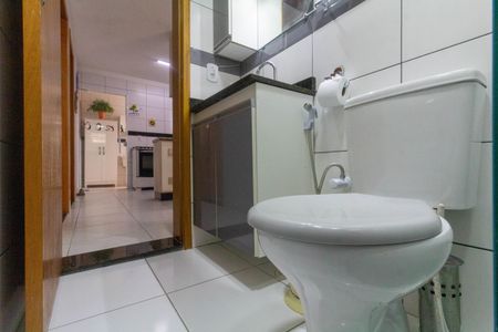 Apartamento à venda com 56m², 2 quartos e 1 vaga Apartamento à venda com 56m², 2 quartos e 1 vagaBanheiro