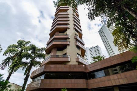 Apartamento para alugar com 676m², 4 quartos e 4 vagas Apartamento para alugar com 676m², 4 quartos e 4 vagasFachada