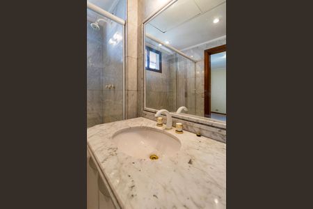 Apartamento para alugar com 676m², 4 quartos e 4 vagas Apartamento para alugar com 676m², 4 quartos e 4 vagasBanheiro da Suíte 2