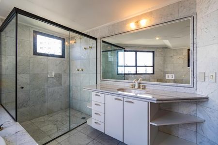 Apartamento para alugar com 676m², 4 quartos e 4 vagas Apartamento para alugar com 676m², 4 quartos e 4 vagasBanheiro da Suíte 4