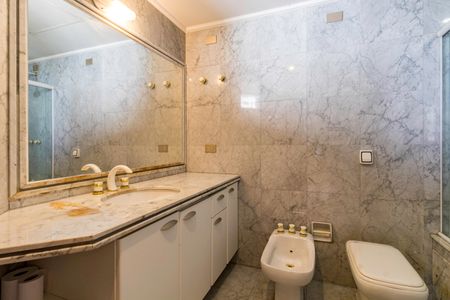 Apartamento para alugar com 676m², 4 quartos e 4 vagas Apartamento para alugar com 676m², 4 quartos e 4 vagasBanheiro da Suíte 3