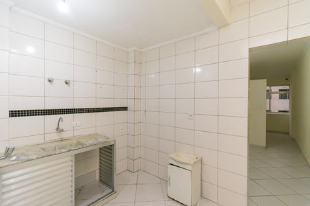 Cozinha de apartamento para alugar com 1 quarto, 33m² em Liberdade, São Paulo