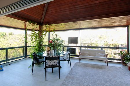 Apartamento à venda com 360m², 4 quartos e 2 vagasVaranda