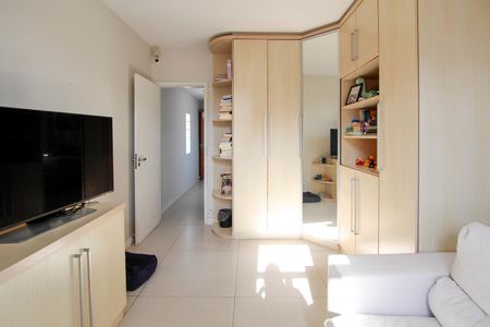 Apartamento à venda com 360m², 4 quartos e 2 vagasQuarto 2