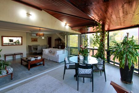 Apartamento à venda com 360m², 4 quartos e 2 vagasVaranda