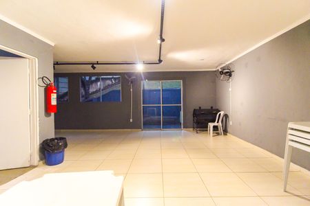 Apartamento para alugar com 39m², 2 quartos e 1 vagaÁrea Comum - Salão de Festas