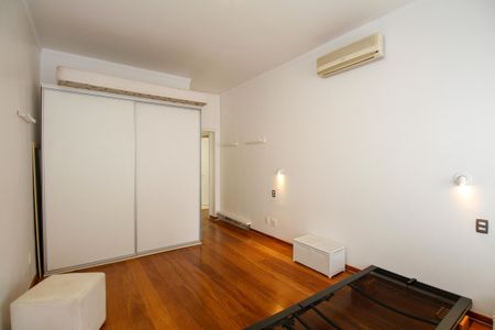 Apartamento para alugar com 158m², 3 quartos e 2 vagasSuíte
