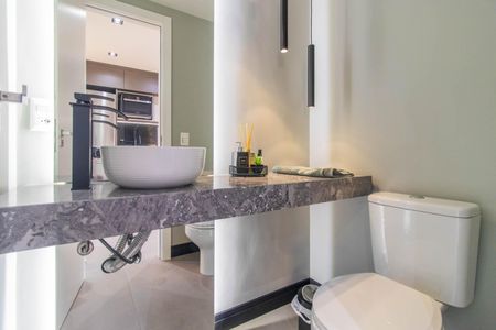 Lavabo de apartamento para alugar com 1 quarto, 45m² em Azenha, Porto Alegre