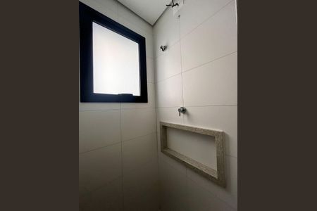 Banheiro de kitnet/studio para alugar com 1 quarto, 47m² em Centro, Campinas