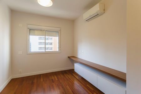 Apartamento à venda com 153m², 3 quartos e 3 vagas Apartamento à venda com 153m², 3 quartos e 3 vagasSuíte 2