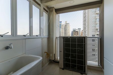 Apartamento à venda com 153m², 3 quartos e 3 vagas Apartamento à venda com 153m², 3 quartos e 3 vagasÁrea de Serviço