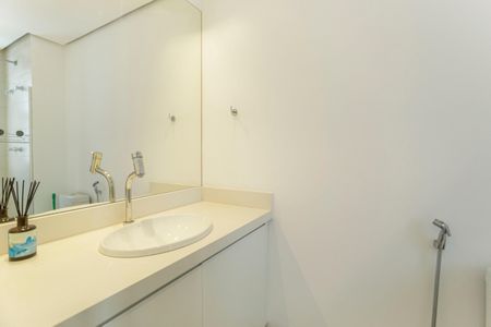 Apartamento à venda com 153m², 3 quartos e 3 vagas Apartamento à venda com 153m², 3 quartos e 3 vagasBanheiro da Suíte 1