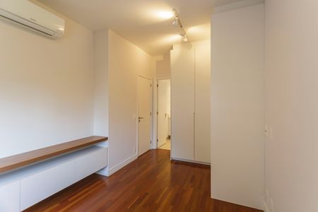 Apartamento à venda com 153m², 3 quartos e 3 vagas Apartamento à venda com 153m², 3 quartos e 3 vagasSuíte 2