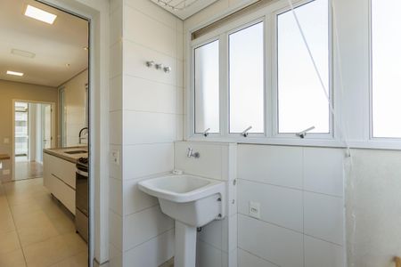 Apartamento à venda com 153m², 3 quartos e 3 vagas Apartamento à venda com 153m², 3 quartos e 3 vagasÁrea de Serviço