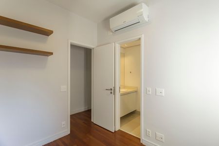 Apartamento à venda com 153m², 3 quartos e 3 vagas Apartamento à venda com 153m², 3 quartos e 3 vagasSuíte 1