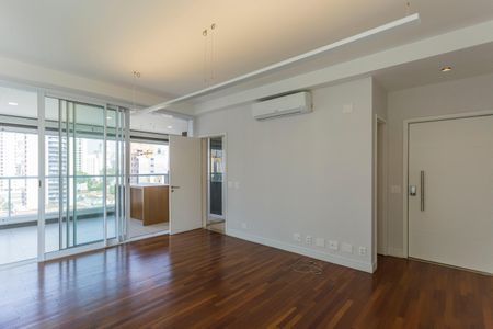 Sala de apartamento à venda com 3 quartos, 153m² em Vila Olímpia, São Paulo