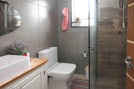 Casa à venda com 230m², 2 quartos e 3 vagasBanheiro