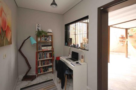 Casa à venda com 230m², 2 quartos e 3 vagasEscritório