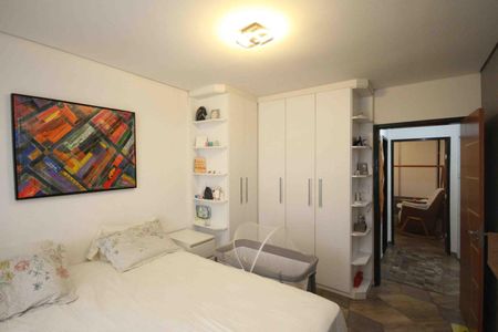 Casa à venda com 230m², 2 quartos e 3 vagasQuarto 2