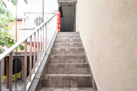 Casa à venda com 230m², 2 quartos e 3 vagasEscada