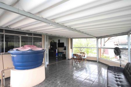 Casa à venda com 230m², 2 quartos e 3 vagasCobertura