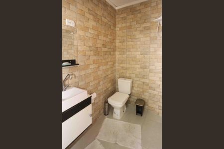 Casa à venda com 230m², 2 quartos e 3 vagasEspaço Gourmet - Banheiro