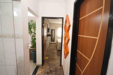 Casa à venda com 230m², 2 quartos e 3 vagasCorredor