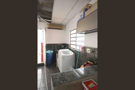 Casa à venda com 230m², 2 quartos e 3 vagasÁrea de Serviço