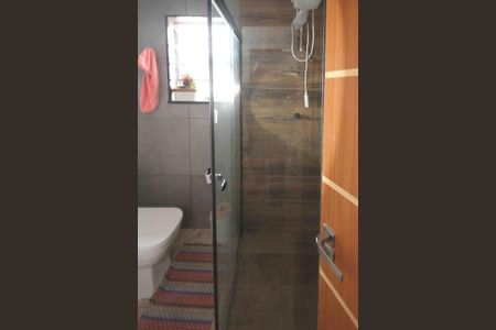 Casa à venda com 230m², 2 quartos e 3 vagasBanheiro