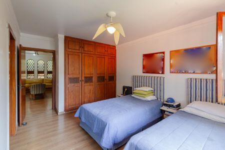 Casa à venda com 450m², 4 quartos e 5 vagasQuarto