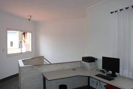 Casa de condomínio para alugar com 188m², 3 quartos e 3 vagasEscritório