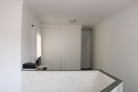 Casa de condomínio para alugar com 188m², 3 quartos e 3 vagasEscada
