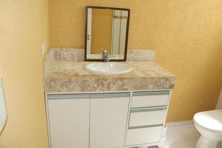 Casa de condomínio para alugar com 188m², 3 quartos e 3 vagasBanheiro 1