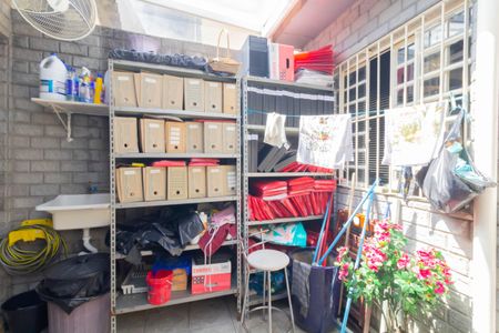 Casa à venda com 180m², 2 quartos e sem vagaQuintal